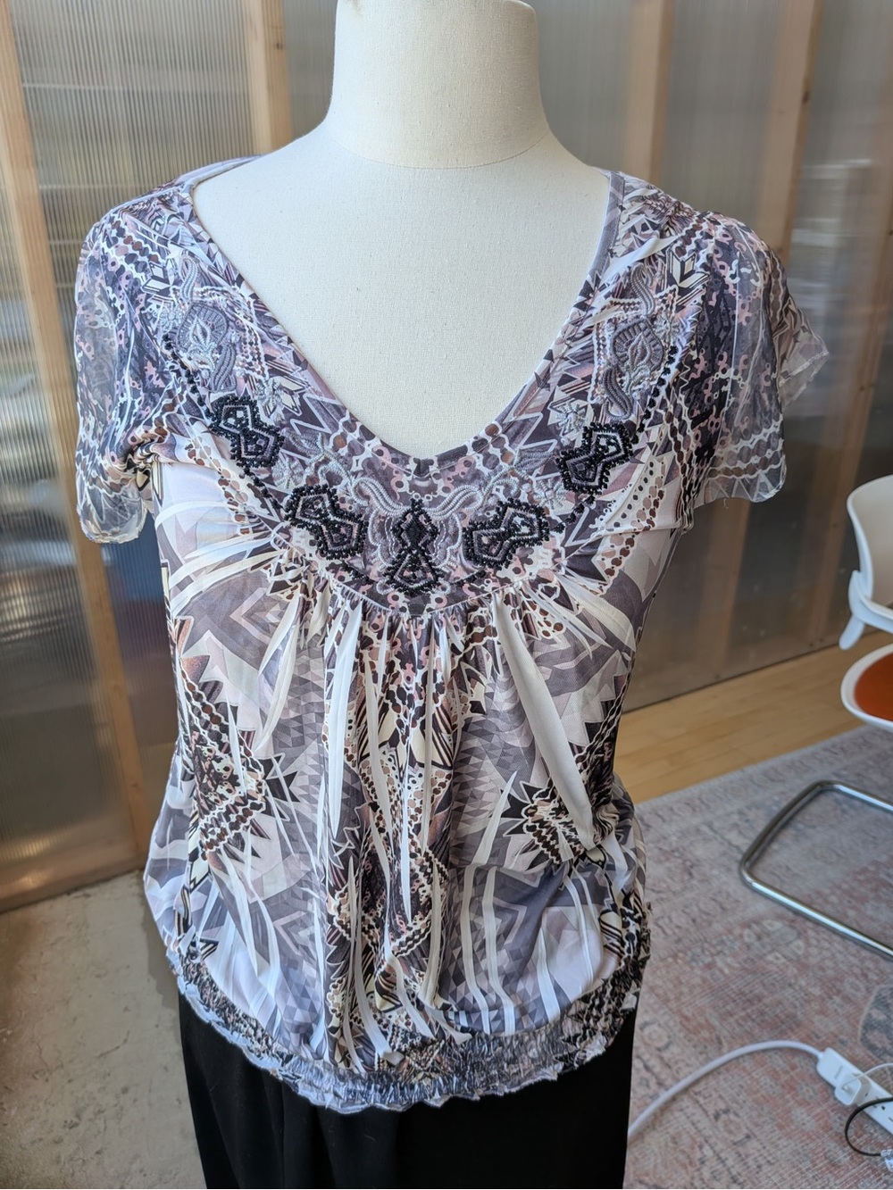 Women's boho V-Neck Printed Short Sleeve Blouse in Lavender Gray